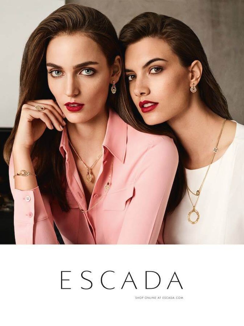 Украшения Escada: серьги, кольца, браслет и подвески на моделях